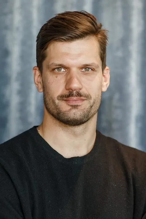 Alfred Soyyar ha trabajado con Reket en 1 ocasiones