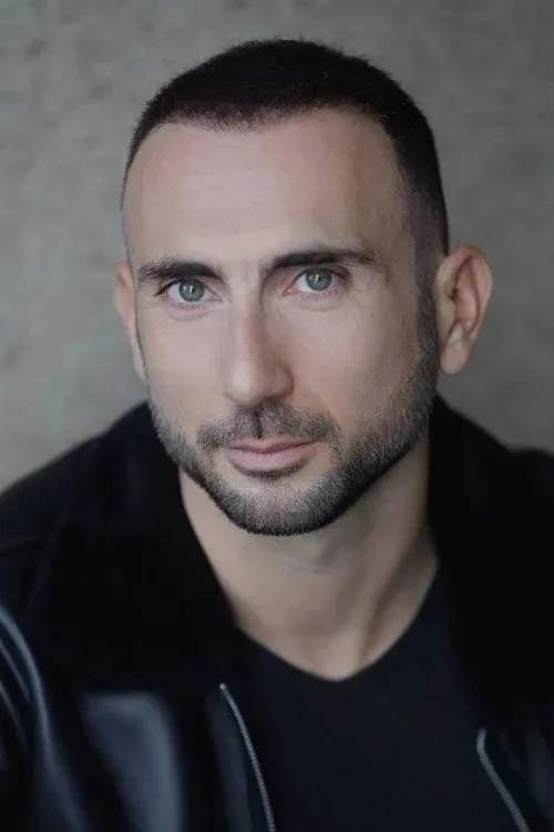 Rémi Deval interpretando a 