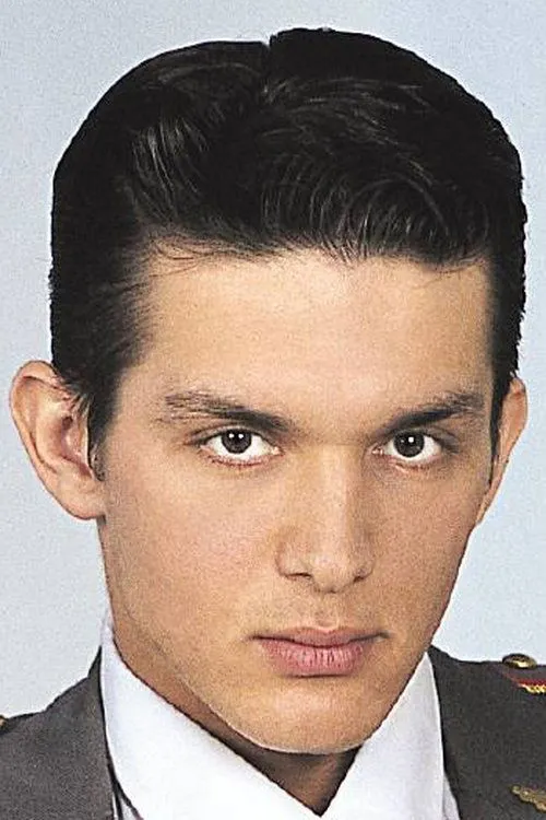 Remus Orza interpretando a 