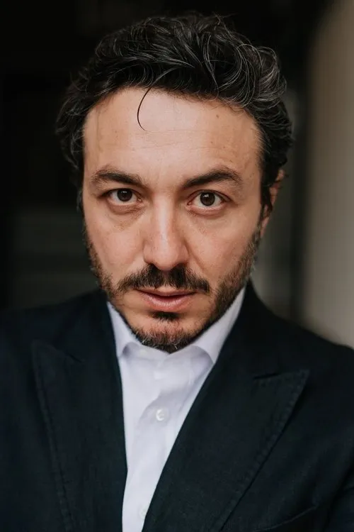 Foto de perfil del actor Renato Avallone en el reparto