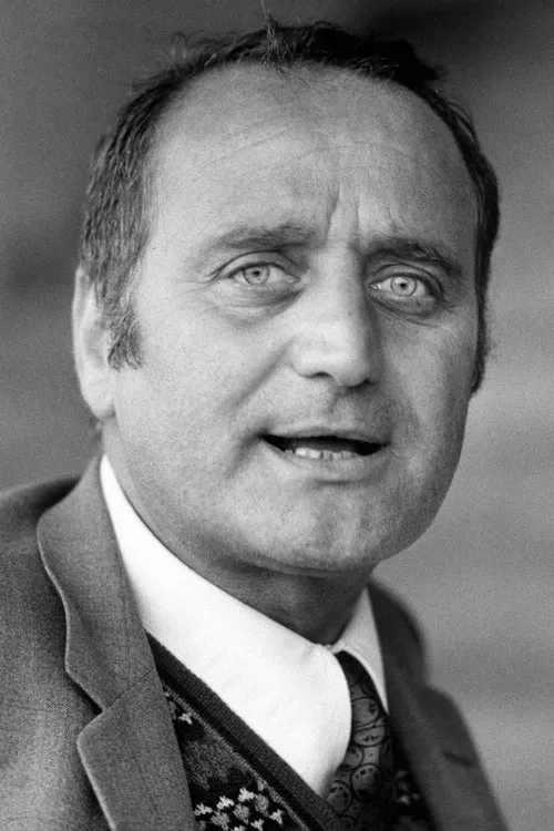 Renato De Carmine interpretando a Cardinal Federico Borromeo