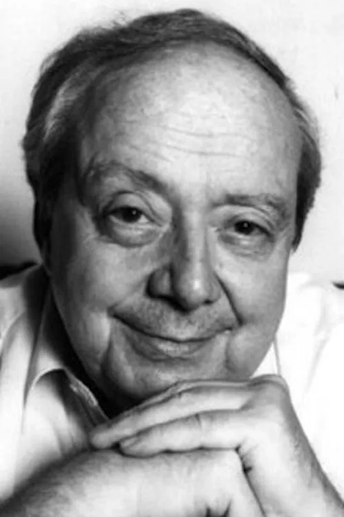 René Caron interpretando a Carlson