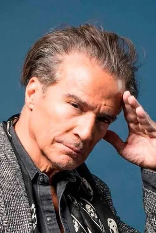 René Casados — personaje: Flavio Canet