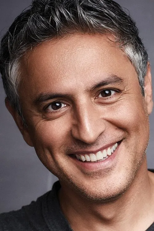 Reza Aslan interpretando a Self