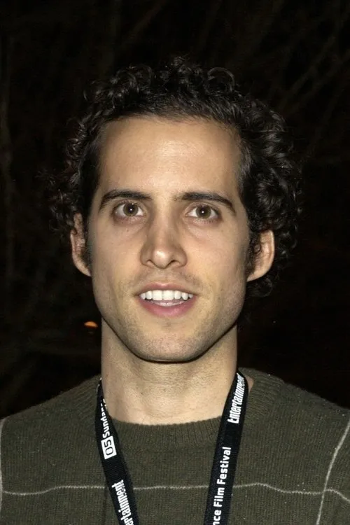 Rhett Wilkins interpretando a Rhett