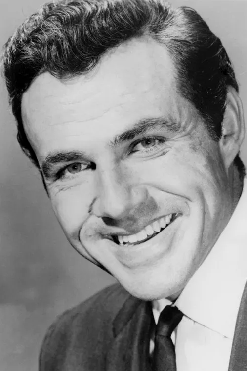 Rhodes Reason interpretando a Detective Harder