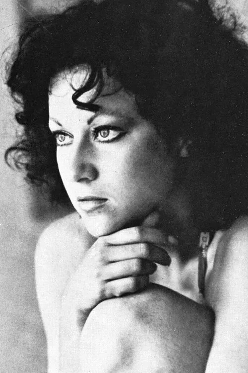 Ria De Simone interpretando a Tecla, la  bolognese