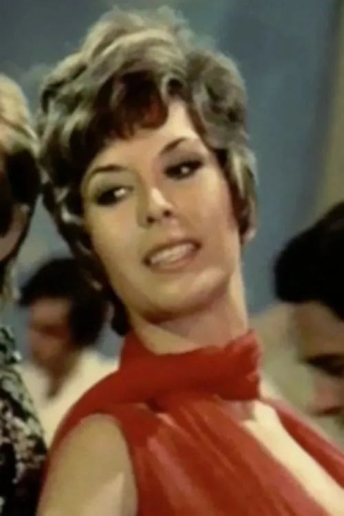 Ρία Δελούτση interpretando a Alinda Ricci