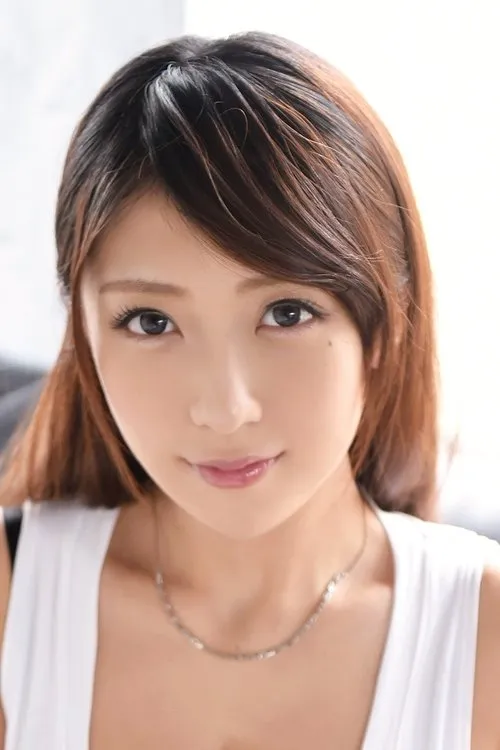 Ria Kashii interpretando a Ria Kashii