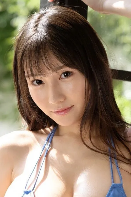 Ria Yamate interpretando a Ria Yamate