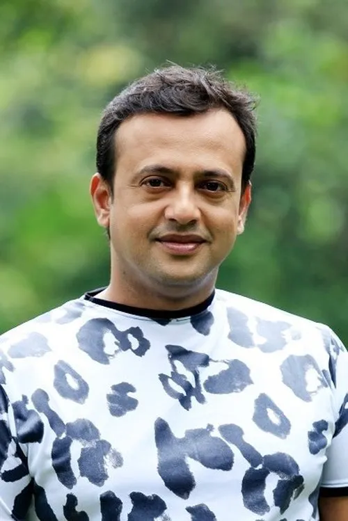 Riaz interpretando a Anik