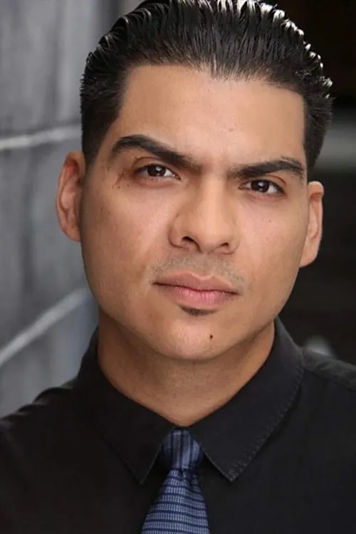 Ricardo Adam Zarate interpretando a Jose Furdo