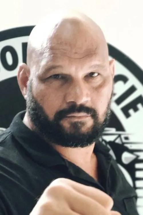 Ricardo Morais interpretando a Self