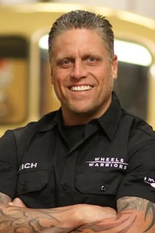 Rich Evans — personaje: Self - Tech Crew Lead