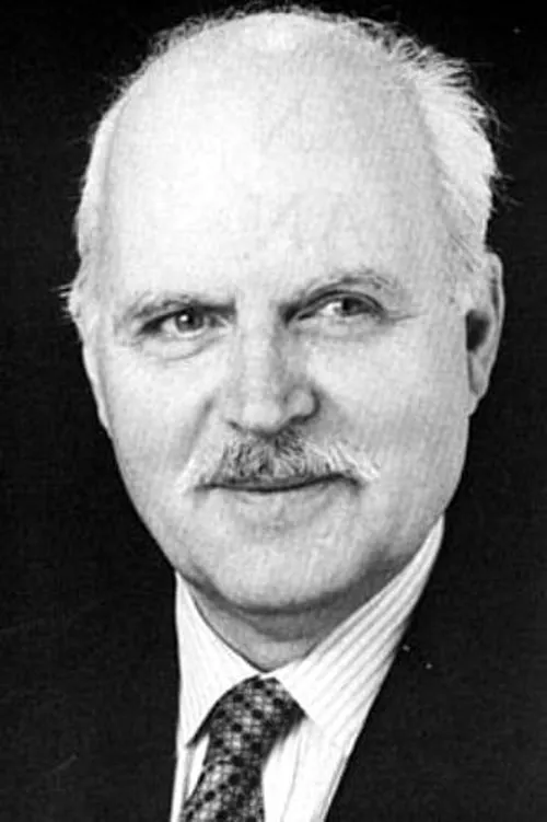 Richard Bebb interpretando a Stanmore