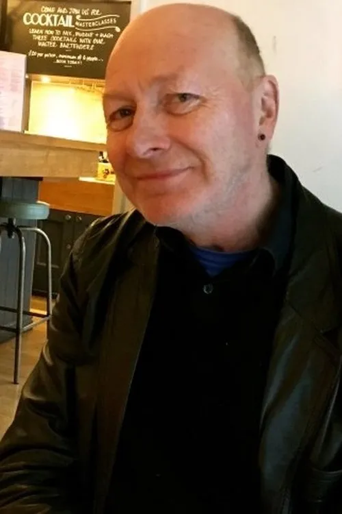 Andrew Mueller ha trabajado con Richard Boon en 1 ocasiones