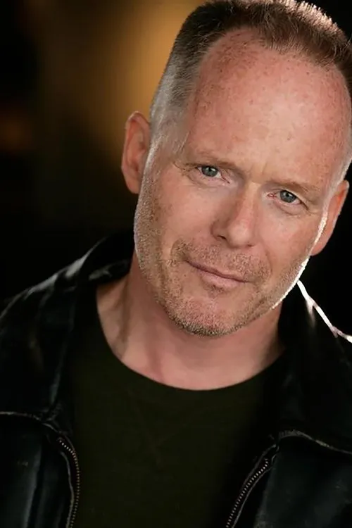 Richard Fiske interpretando a KId Dixon