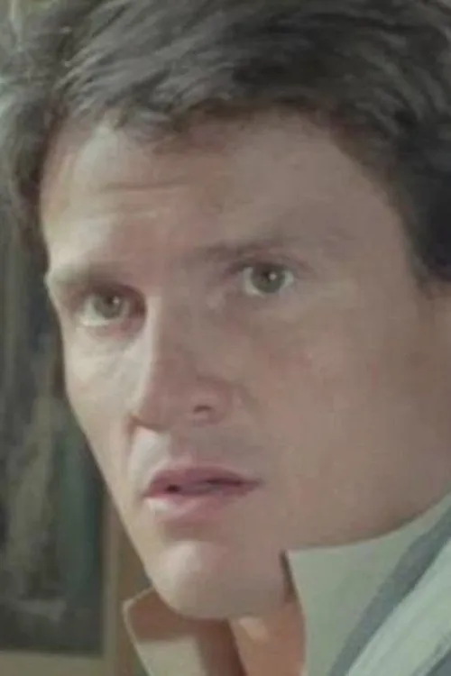 Richard Fontana interpretando a Le Mamba