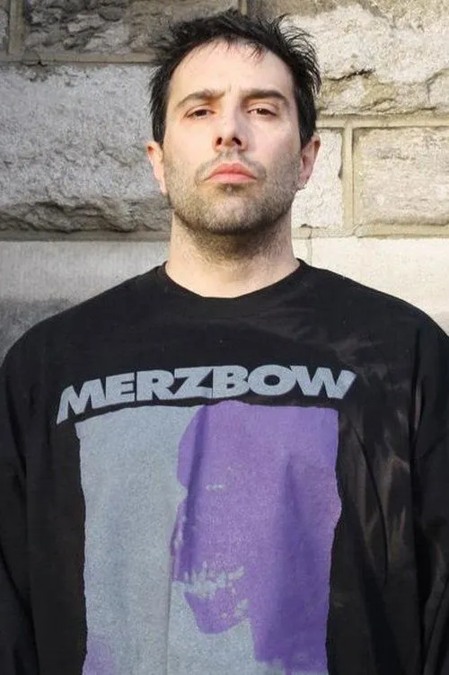 Ethan McCarthy ha trabajado con Richard Hoak en 1 ocasiones