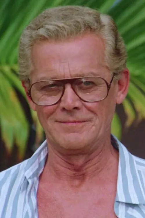 Richard LePore interpretando a Man on Cotton House