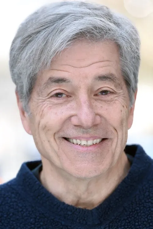 Richard Rampolla interpretando a Dr. Abraham