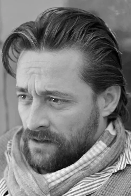 Laura Clery ha trabajado con Richaud Valls en 1 ocasiones