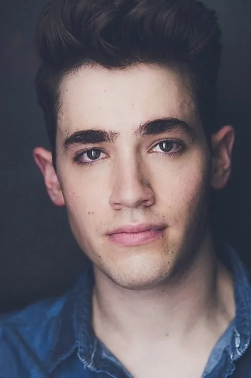 Richie Dupkin interpretando a Lucas