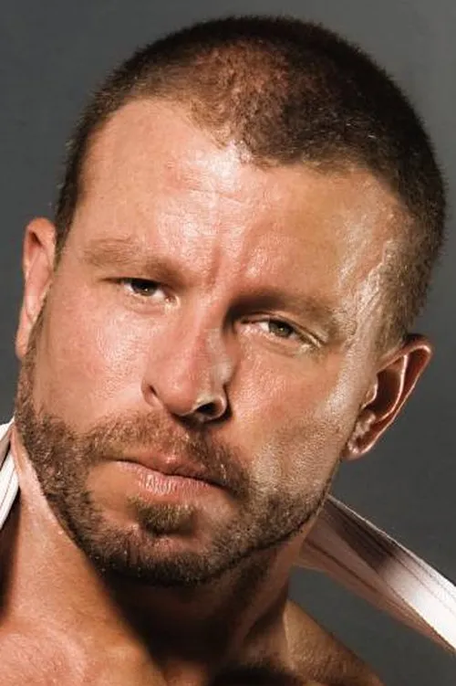 Rick Powers interpretando a 