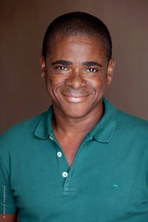 Ricky Tribord interpretando a Acteur