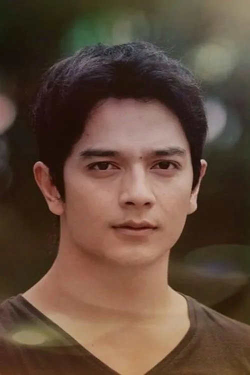 Rico Verald interpretando a Reno