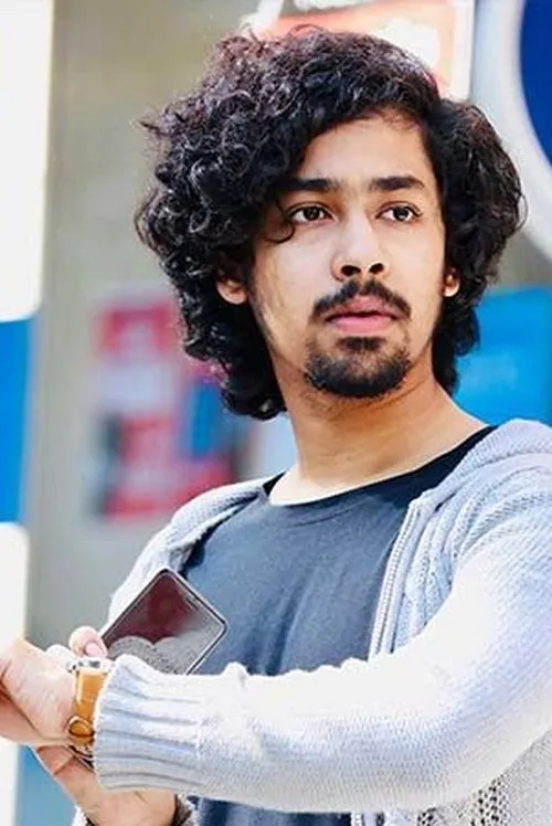 Riddhi Sen en su biografía y filmografía