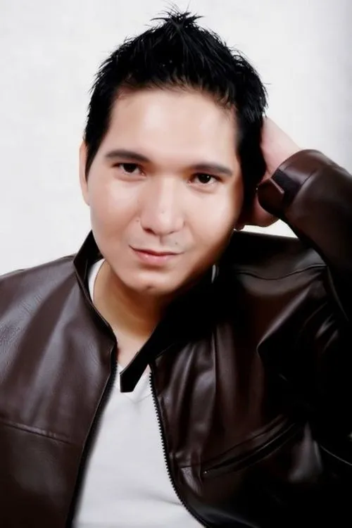 Ridho Boer interpretando a Anung