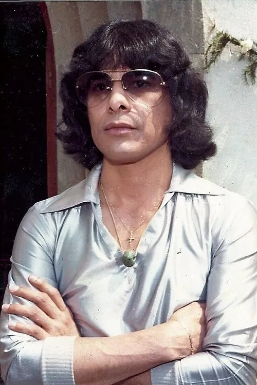 Rigo Tovar interpretando a