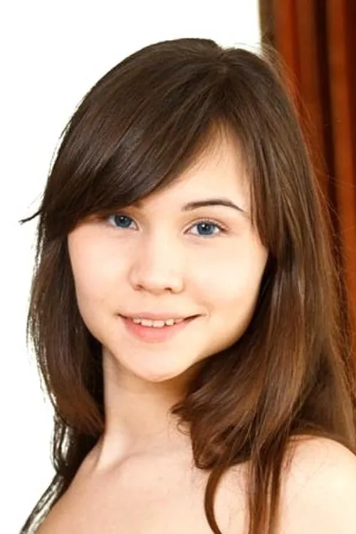 Rima interpretando a (as Aliya)