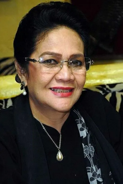 Roy Marten ha trabajado con Rina Hasyim en 6 ocasiones