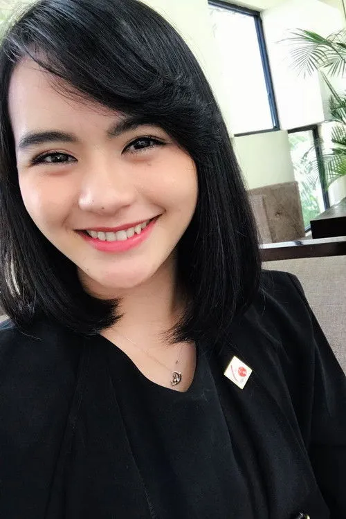 Shania Junianatha ha trabajado con Riskha Fairunissa en 1 ocasiones