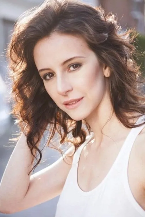 Rita Batata interpretando a Helena