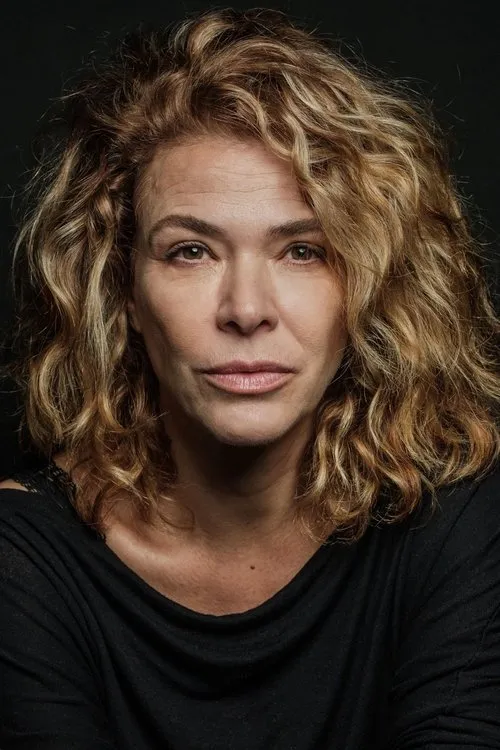 Rita Loureiro interpretando a 