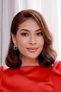 Rita Nadira interpretando a 