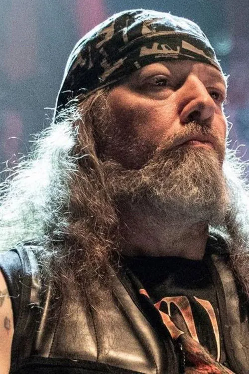 George Fisher ha trabajado con Rob Barrett en 2 ocasiones