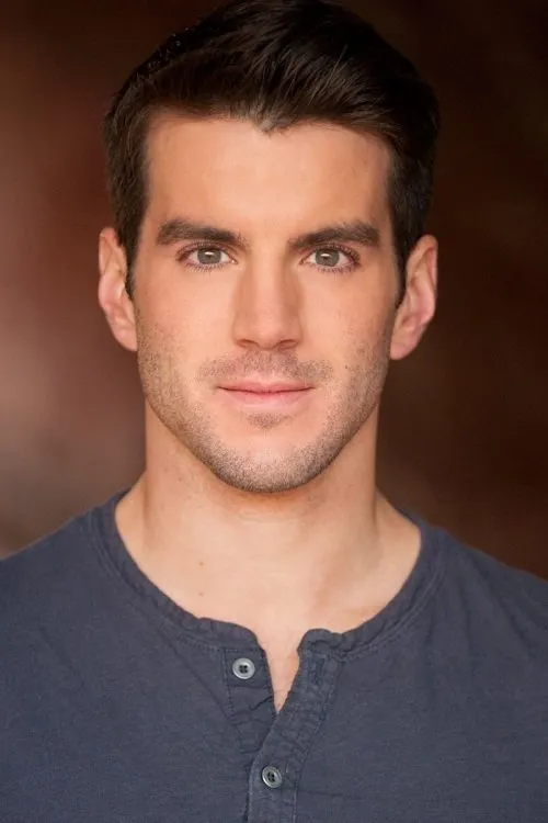 Rob Bradford interpretando a Ben