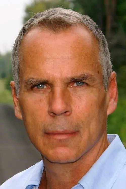 Rob Freeman interpretando a Sheriff Dallas Pope