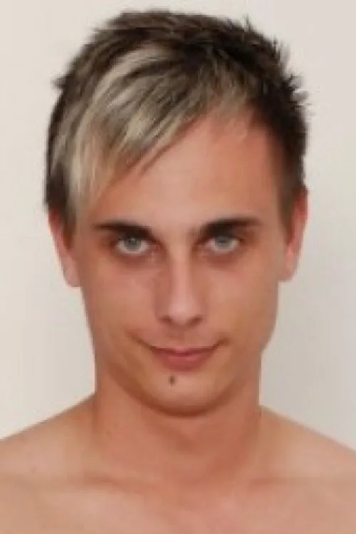 Rob Maxwell interpretando a