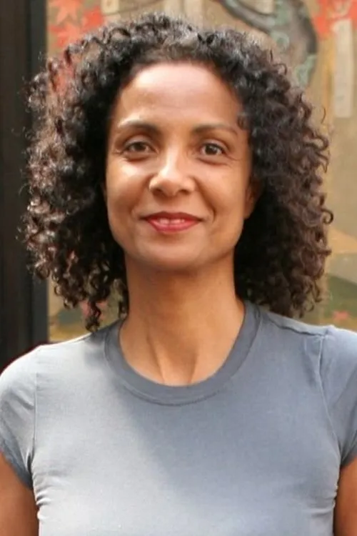 Robbi Chong — personaje: Alexandra Moreau