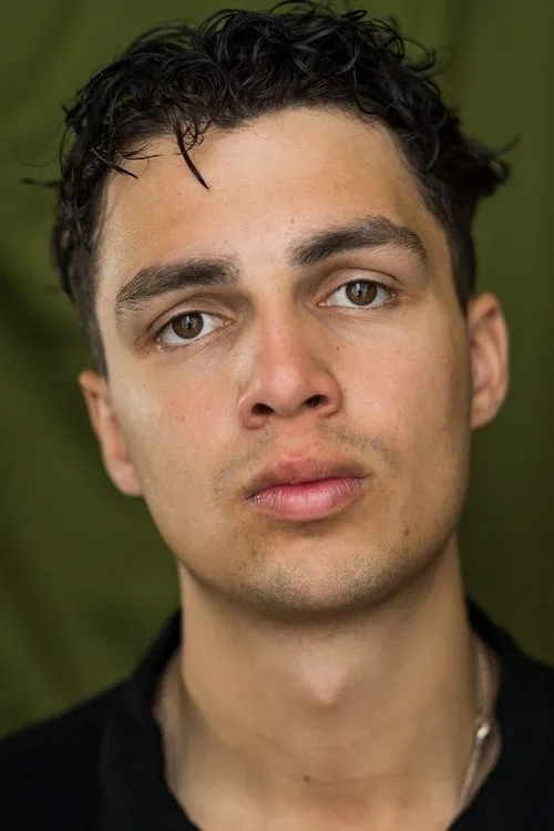 Robert Akodoto en su biografía y filmografía