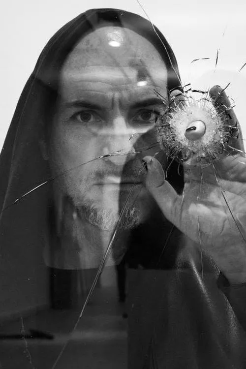 Robert Aliaj interpretando a Agron