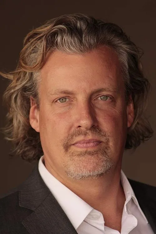 Kelsie Mathews ha trabajado con Robert C. Pullman en 1 ocasiones