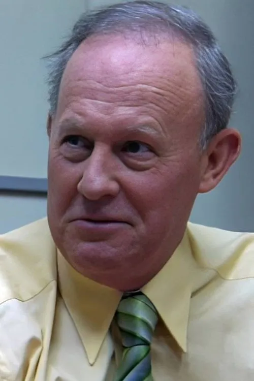 Robert Heath interpretando a Bobby Lee