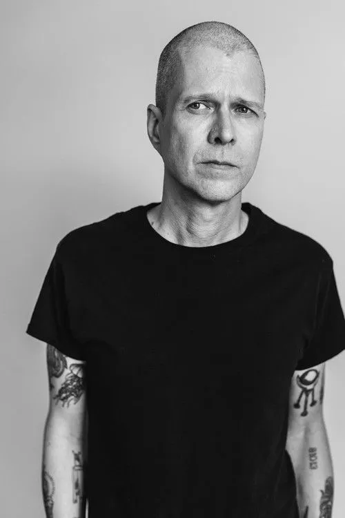 Foto de perfil del actor Robert James Hedge en el reparto