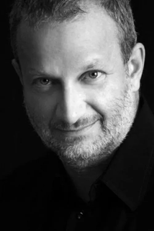 Róbert Kardos interpretando a Photographer